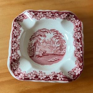 Mason’s Vista ash trays